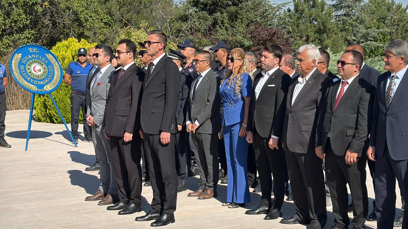 SİNANPAŞA’DA ANMA TÖRENİ 2 SİNANPAŞA’DA ANMA TÖRENİ