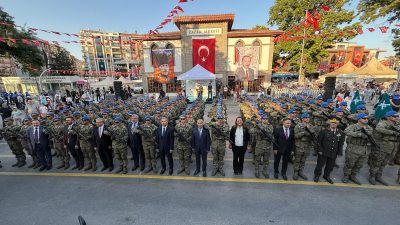Afyonkarahisar’ın düşman işgalinden kurtuluşunun yıl dönümü dolayısıyla düzenlenen Kurtuluş Günü