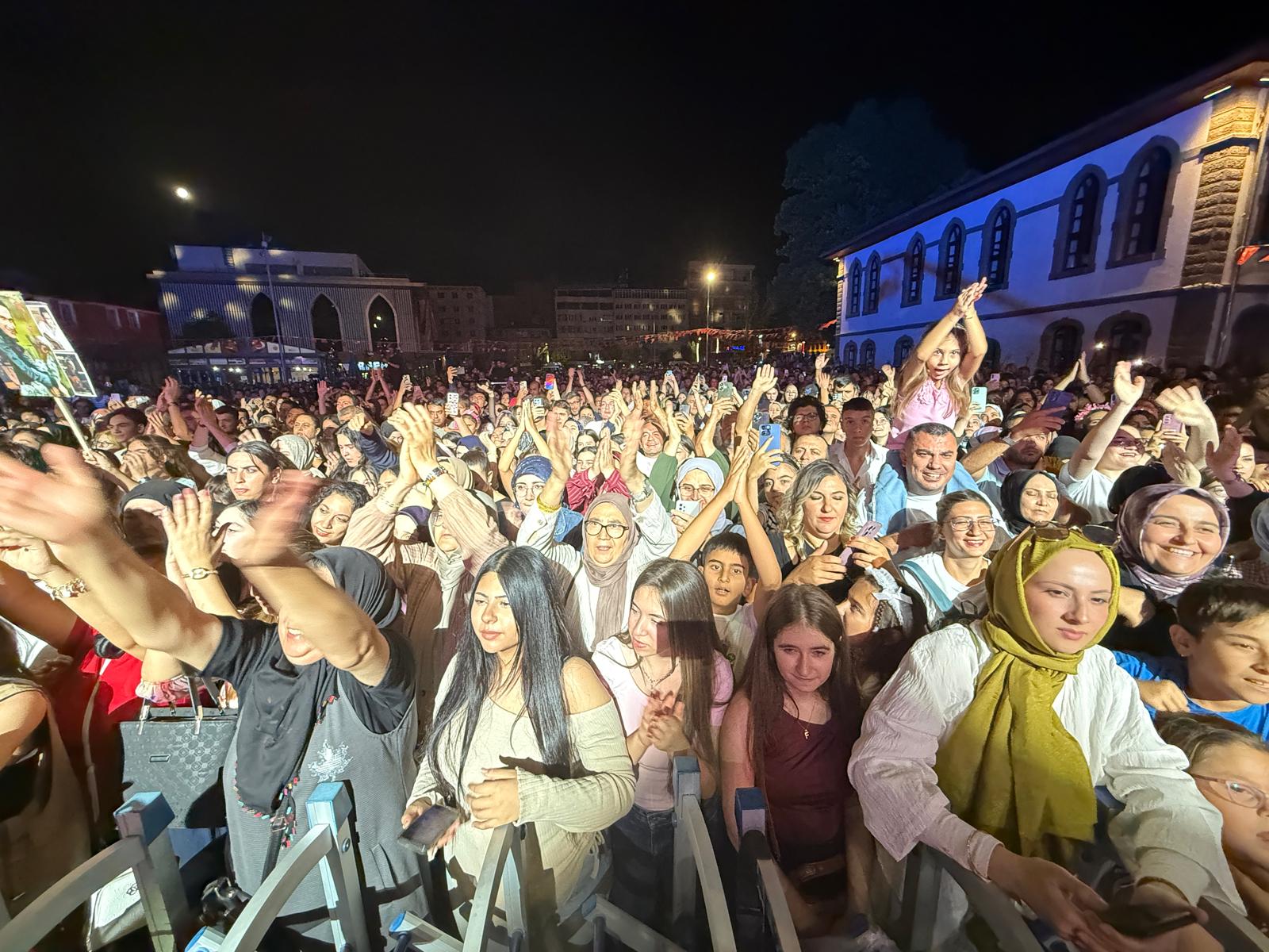 Kıraç’tan unutulmaz konser 1 Kıraç’tan unutulmaz konser