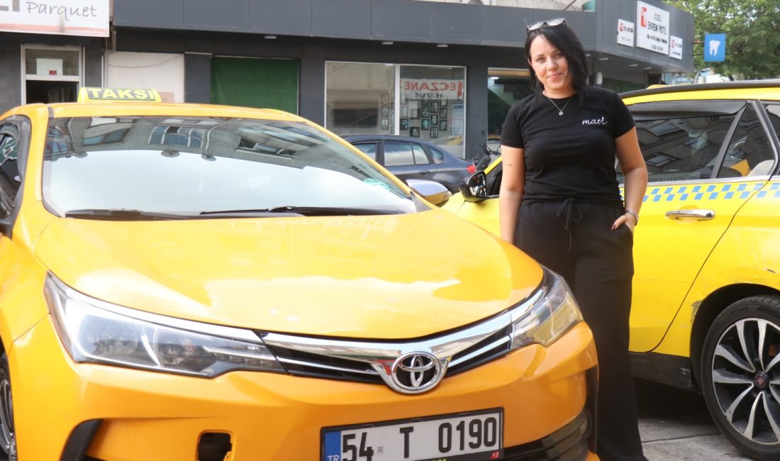 Sakarya'nın Adapazarı ilçesinde erkeklerin yoğunlukta olduğu şoförlük mesleğini tercih eden