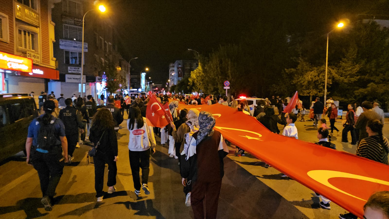 Büyük Taarruz’un 104. yılında Fener Alayı coşkusu 4 Büyük Taarruz’un 104. yılında Fener Alayı coşkusu