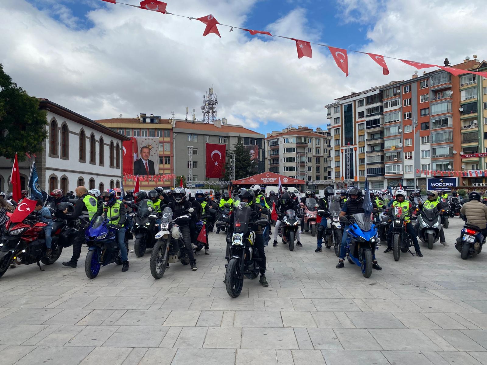 Afyonkarahisar’da 30 Ağustos Zafer Bayramı’nın 104. yıl dönümü dolayısıyla motosiklet