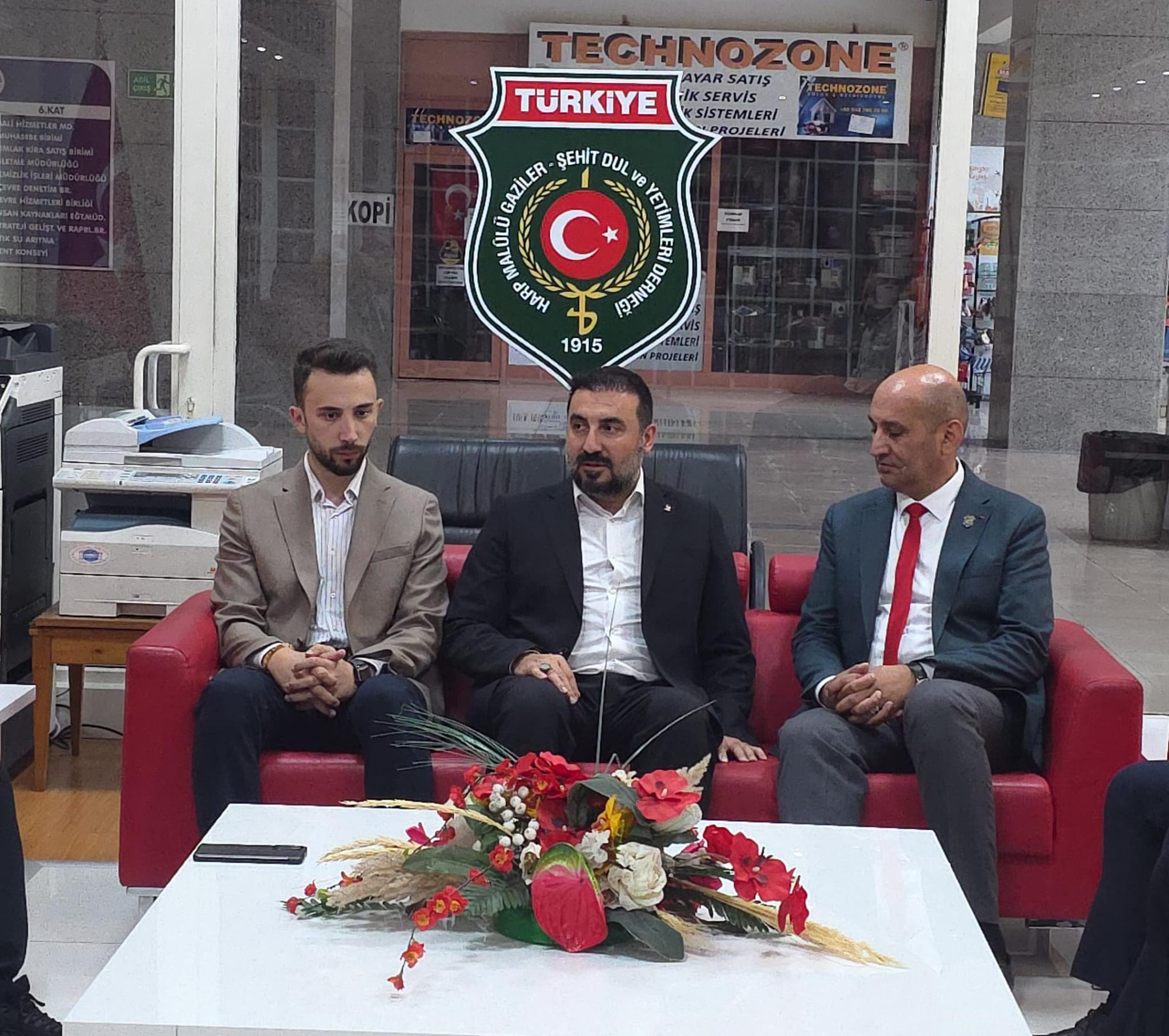 AK Parti İl Başkanı Kavak'ın ilk adresi şehit ve gaziler oldu