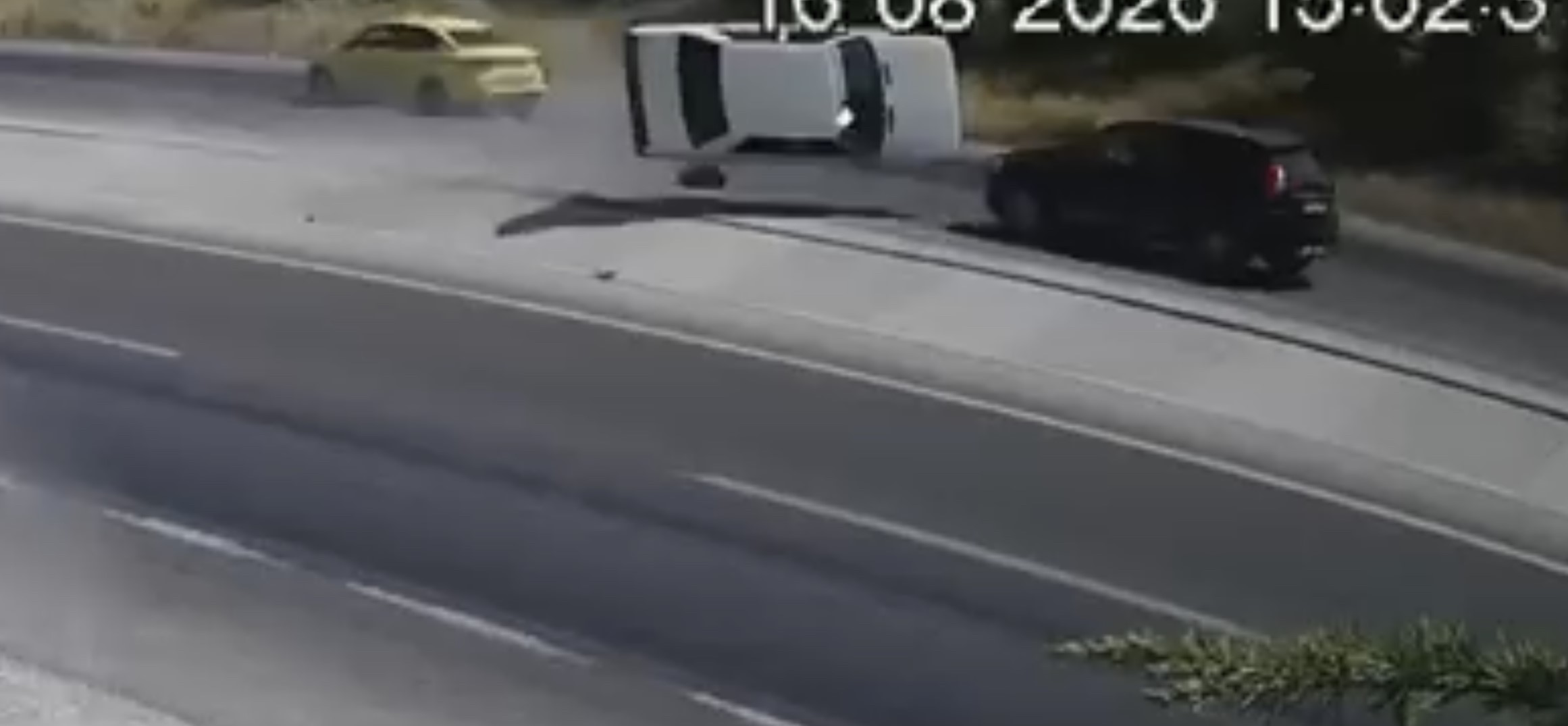 Yola savrulan parça faciaya yol açtı: 2 kişi hayatını kaybetti