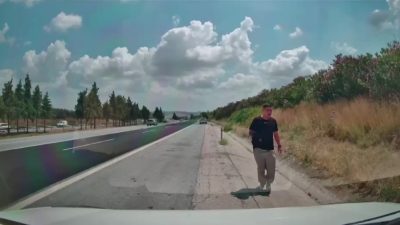 Adana’da cezaevinden izinli çıkan şahıs, otoyolda arızalanan hafif ticari araçtaki