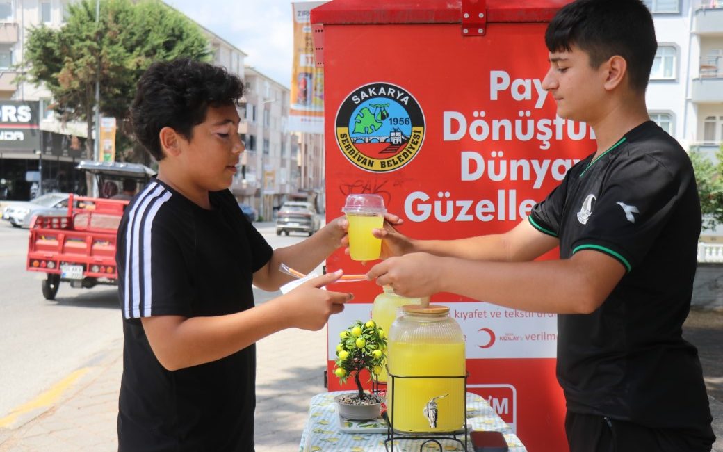Sakarya’nın Serdivan ilçesinde yaz tatilini çalışarak değerlendiren 14 yaşındaki Buğra