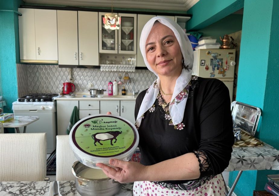 Eskişehir’de merada otlayan hayvanların sütünden elde edilen ve tamamen doğal