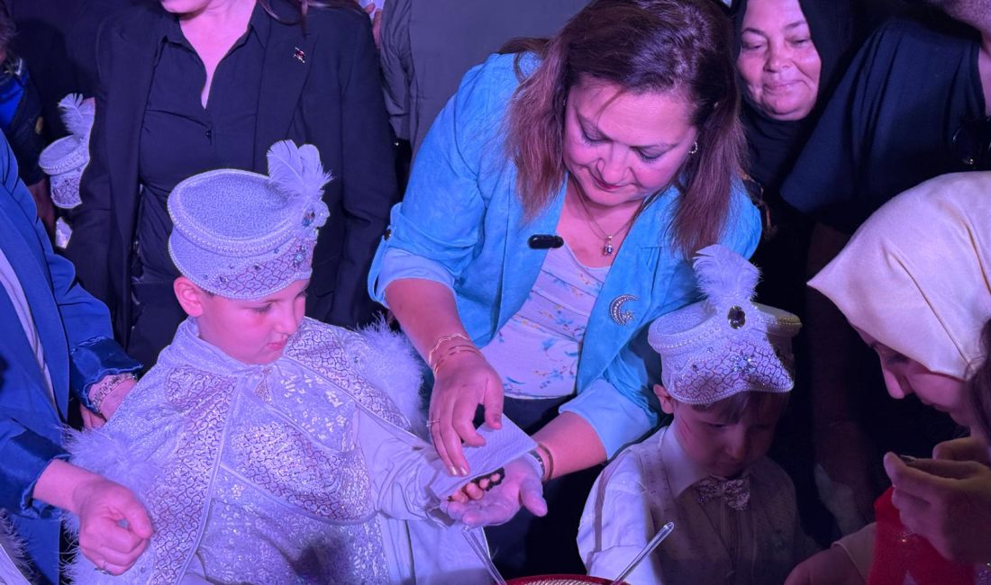 Afyonkarahisar Belediyesinin her yıl düzenleyerek geleneksel hale getirdiği Sünnet Şöleni