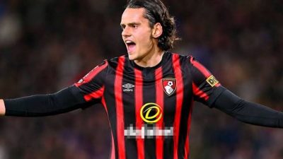 İngiltere Premier Lig ekiplerinden Bournemouth forması giyen milli futbolcu Enes