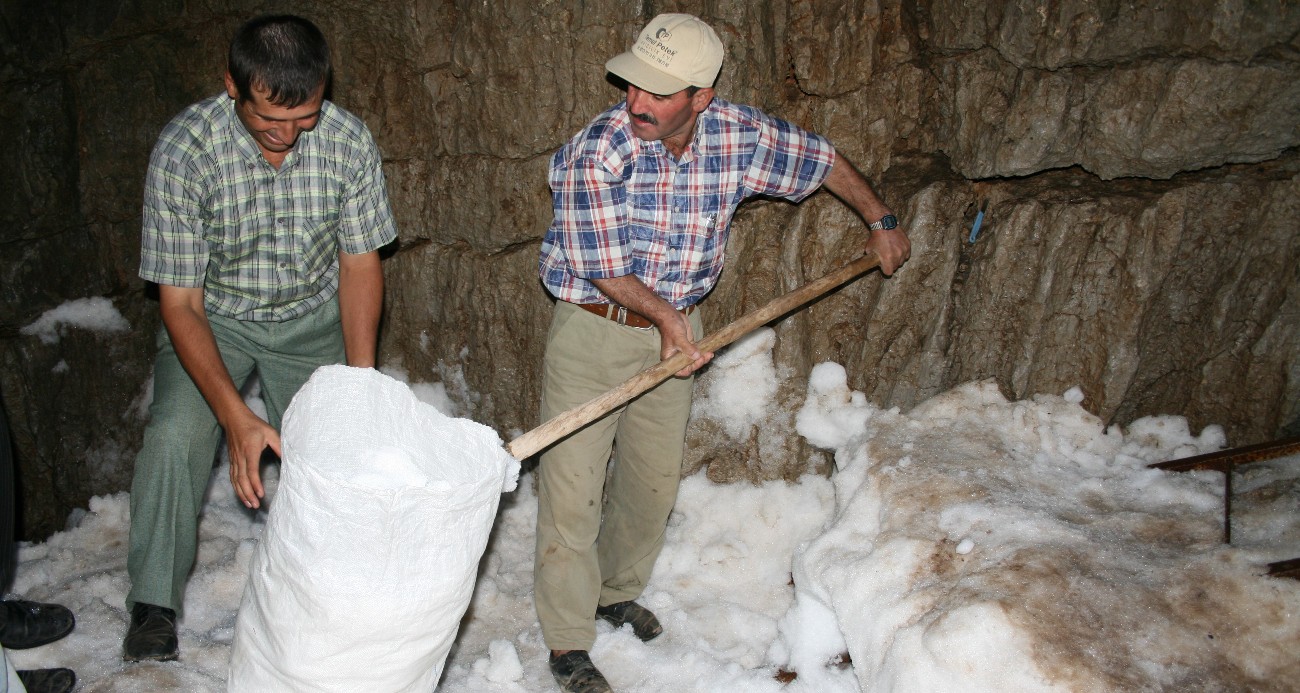 Antalya’nın Akseki ilçesinde yaklaşık bin 900 metre rakımlı Çimi Yaylası’na