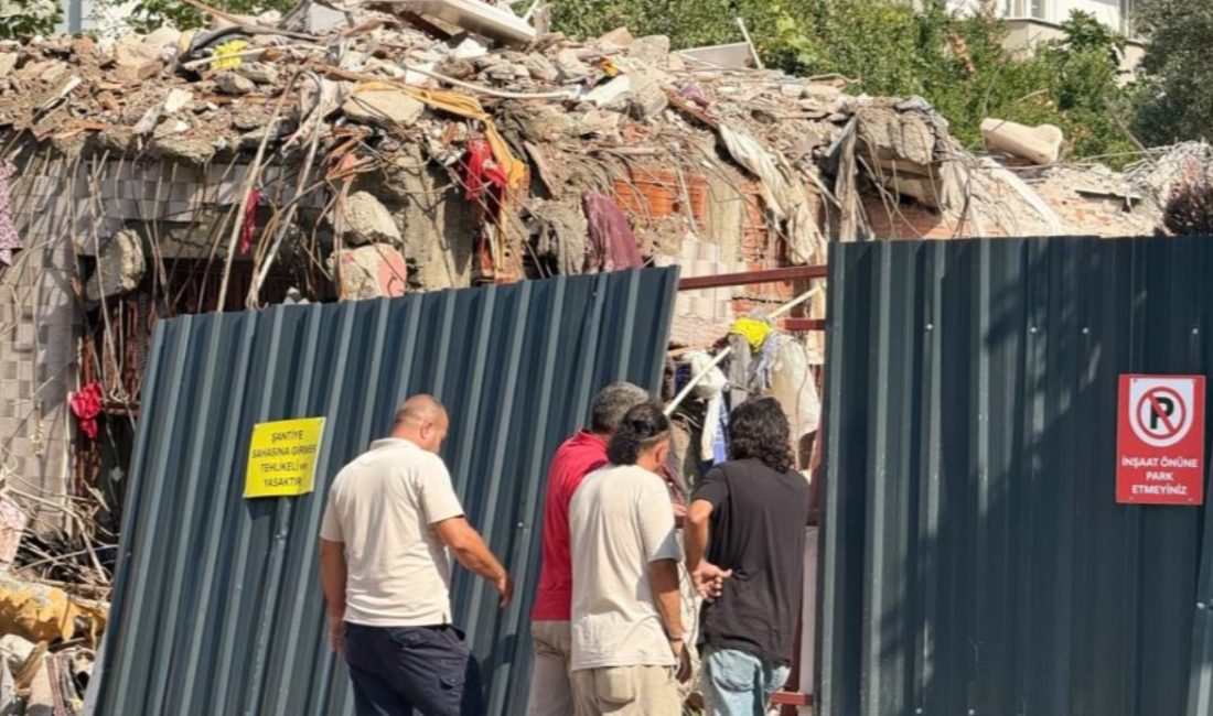 Kocaeli'nin İzmit ilçesinde gece saatlerinde binalarından gelen çatırdama sesleriyle uyanan