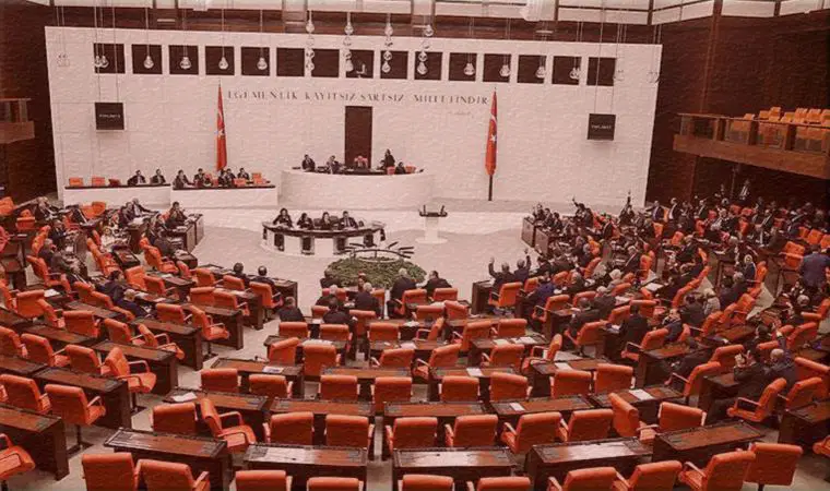 Terörsüz Türkiye Çerçeve Yasa Teklifi kabul edildi: İşte 12 maddelik teklifin detayları! 2 Terörsüz Türkiye Çerçeve Yasa Teklifi kabul edildi: İşte 12 maddelik teklifin detayları!