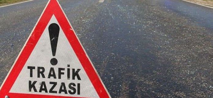 Afyonkarahisar’da otomobil ile ticari taksinin çarpışması sonucu yaşanan trafik kazasında
