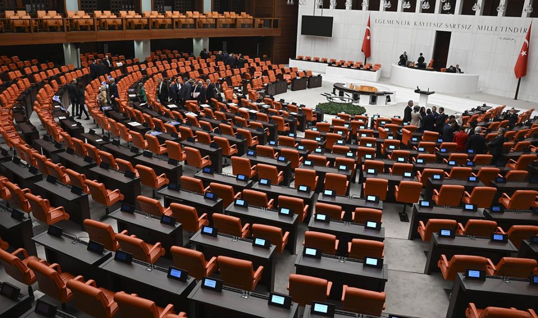 TBMM Adalet Komisyonu'nda 18 saat süren maraton görüşmelerin ardından 12