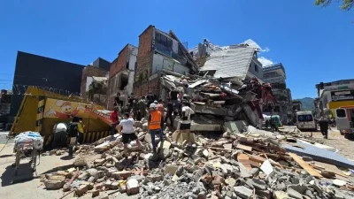 Güney Amerika ülkesi Kolombiya'da dün meydana gelen 7,4 büyüklüğündeki depremde