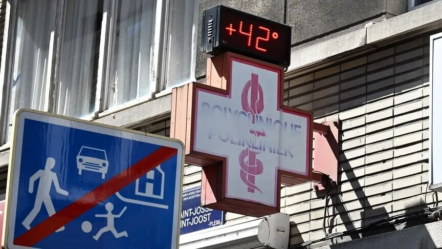 Belçika'da sıcaklıkların yer yer 38 dereceye ulaşmasının beklenmesi nedeniyle bugün