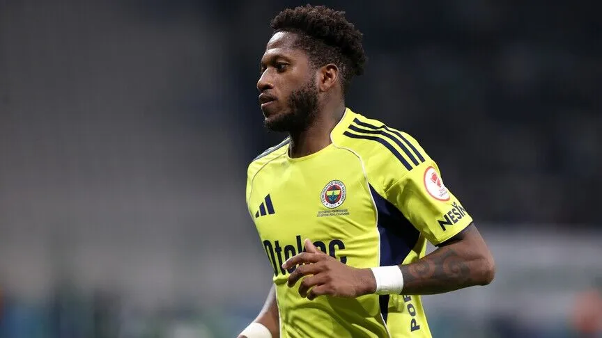 Fenerbahçe, orta sahada görev yapan Brezilyalı futbolcu Fred ile yollarını
