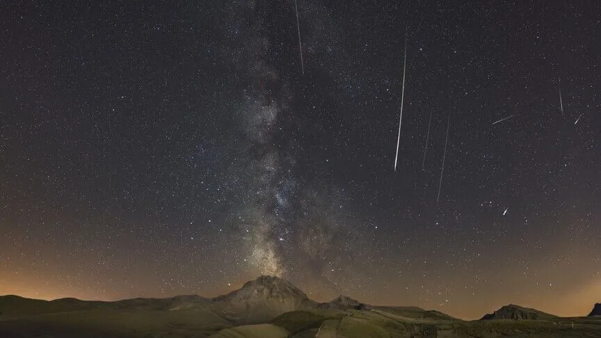 İç Anadolu'nun zirvesi Erciyes'te "Perseid meteor yağmuru" izleme etkinliği düzenlenecek.