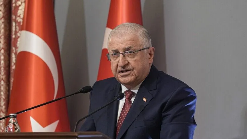Milli Savunma Bakanı Yaşar Güler, Kıbrıs adasındaki gelişmelere ilişkin, Türk