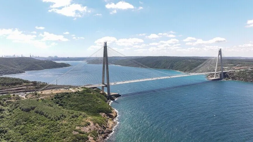 Bakan Uraloğlu, Yavuz Sultan Selim Köprüsü'nün 10 yıldır hizmet verdiğini