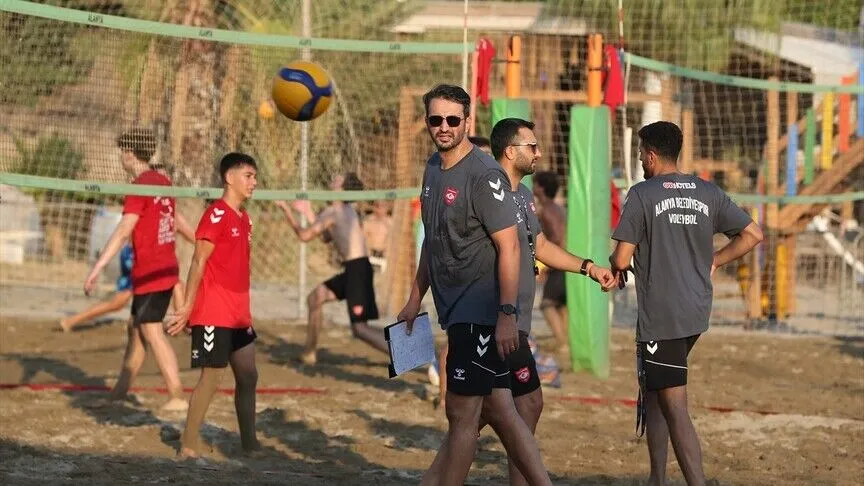 Voleybol SMS Grup Efeler Ligi takımlarından ON Hotels Alanya Belediyespor'da