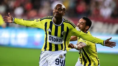 UEFA Şampiyonlar Ligi play-off turu ilk maçında Fransa'nın Olimpik Lyon