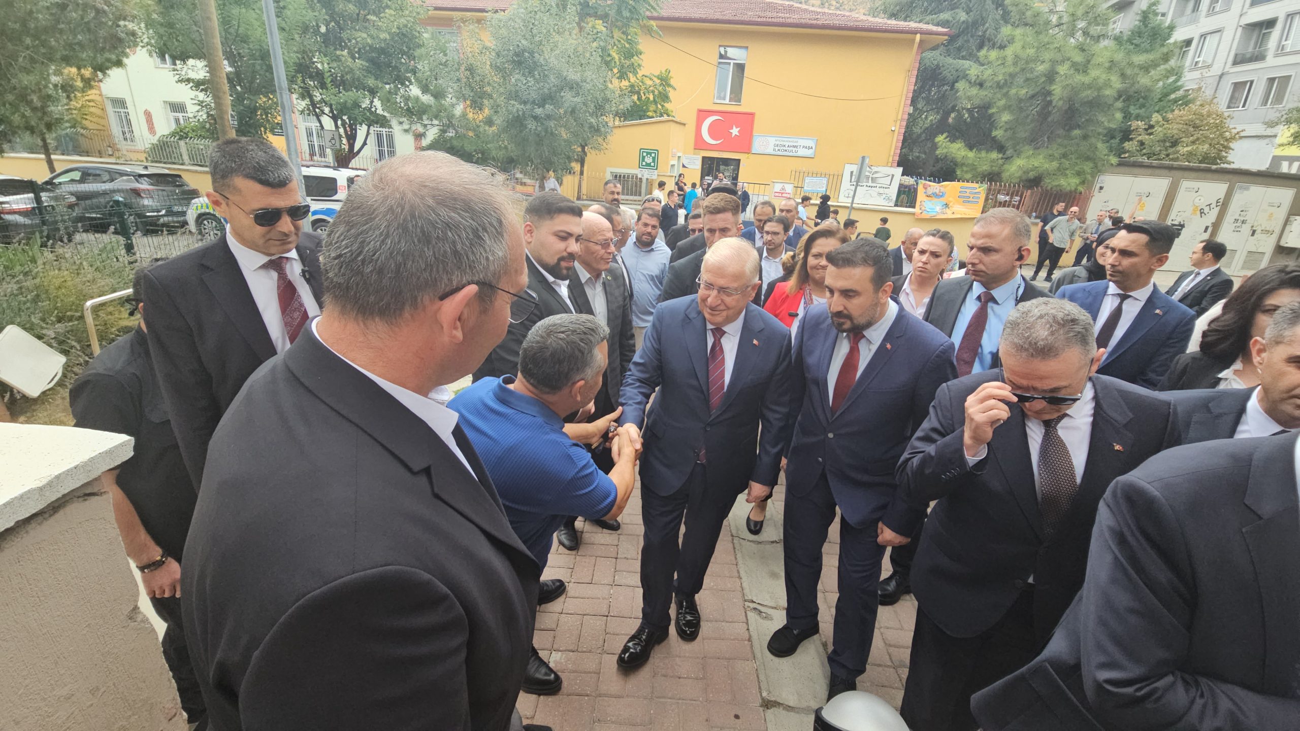 Bakan Yaşar Güler Afyonkarahisar’da konuştu: “Terörsüz Türkiye hedefimiz”