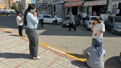 Şanlıurfa'nın Karaköprü ilçesinde, saat 10.40'da 5,4 büyüklüğünde deprem meydana geldi.