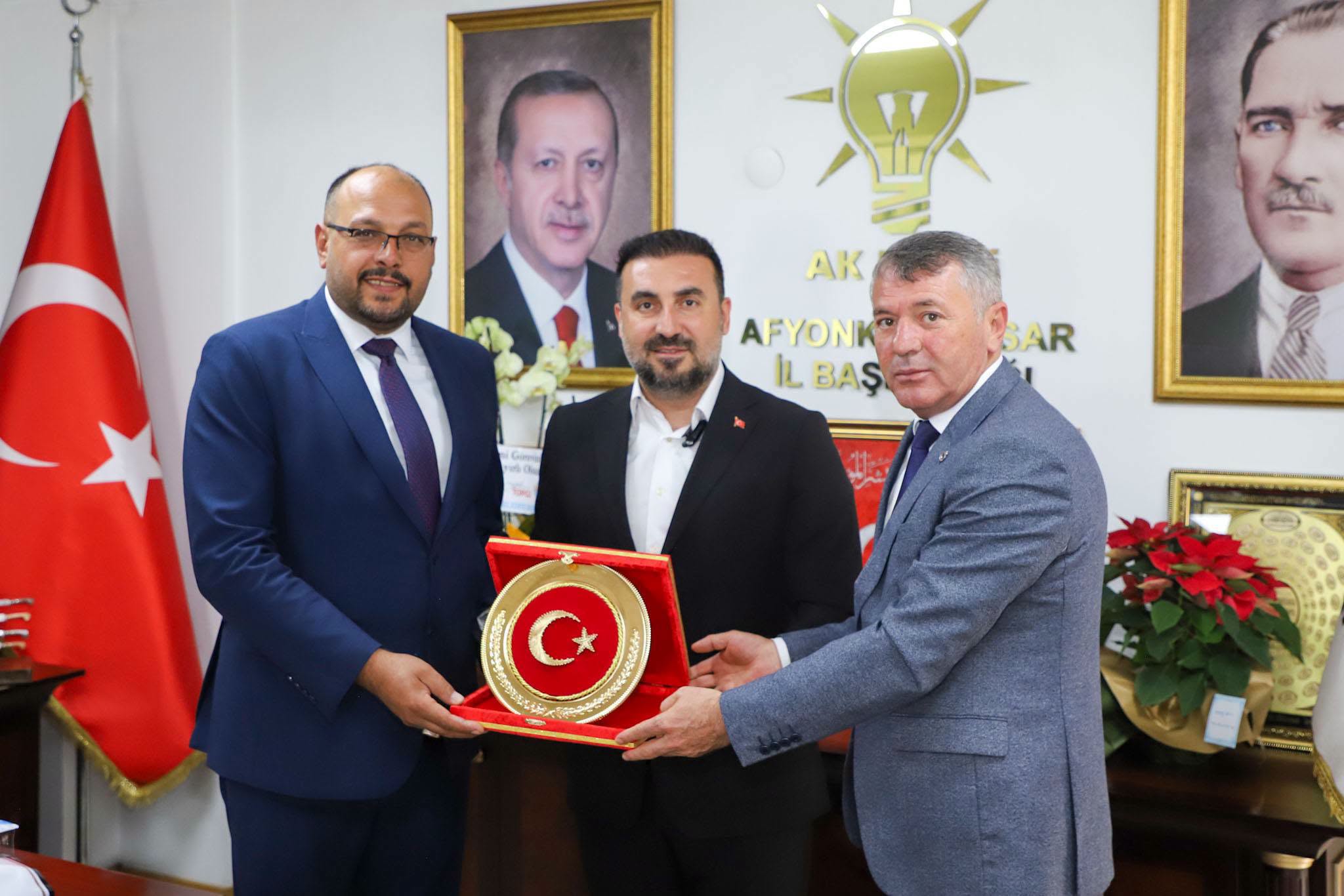 AK Parti Afyonkarahisar İl Başkanı Özgür Kavak, hayırlı olsun ziyaretleri