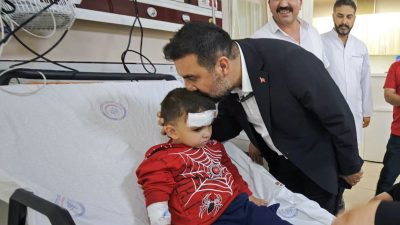 AK Parti Afyonkarahisar İl Başkanı Özgür Kavak, AFSÜ Hastanesi’ni ziyaret