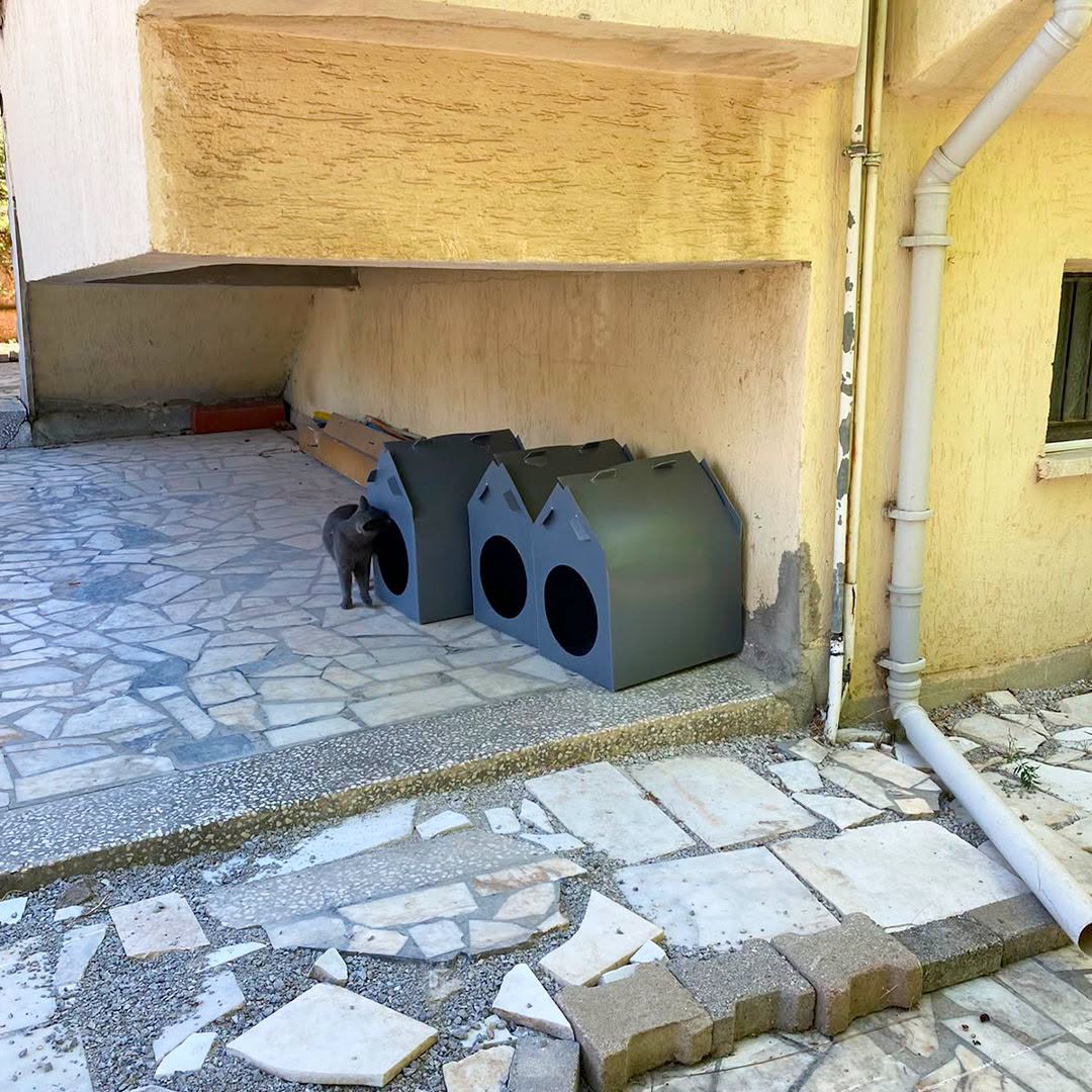 Sandıklı’da sokak hayvanları için sıcak yuvalar