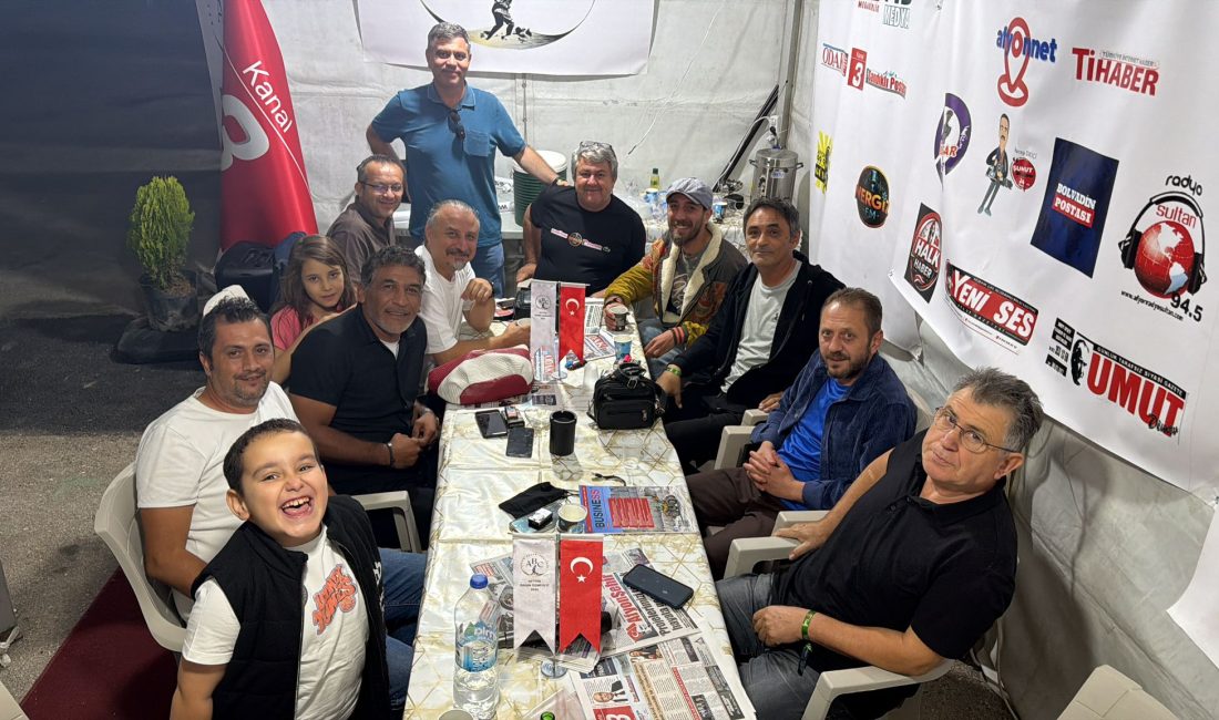 Afyonkarahisar’da düzenlenen MotoFest, ikinci gününde de yoğun katılımla devam etti.
