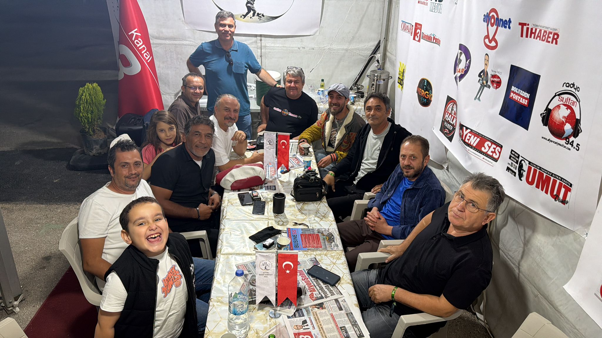 Afyonkarahisar’da düzenlenen MotoFest, ikinci gününde de yoğun katılımla devam etti.