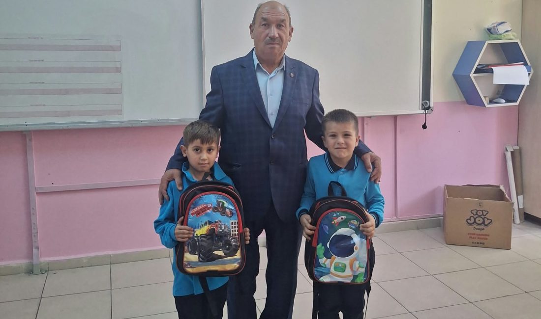  İscehisar ilçesine bağlı Seydiler beldesinde öğrencilere kırtasiye yardımı yapıldı.