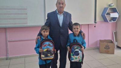 İscehisar ilçesine bağlı Seydiler beldesinde öğrencilere kırtasiye yardımı yapıldı.