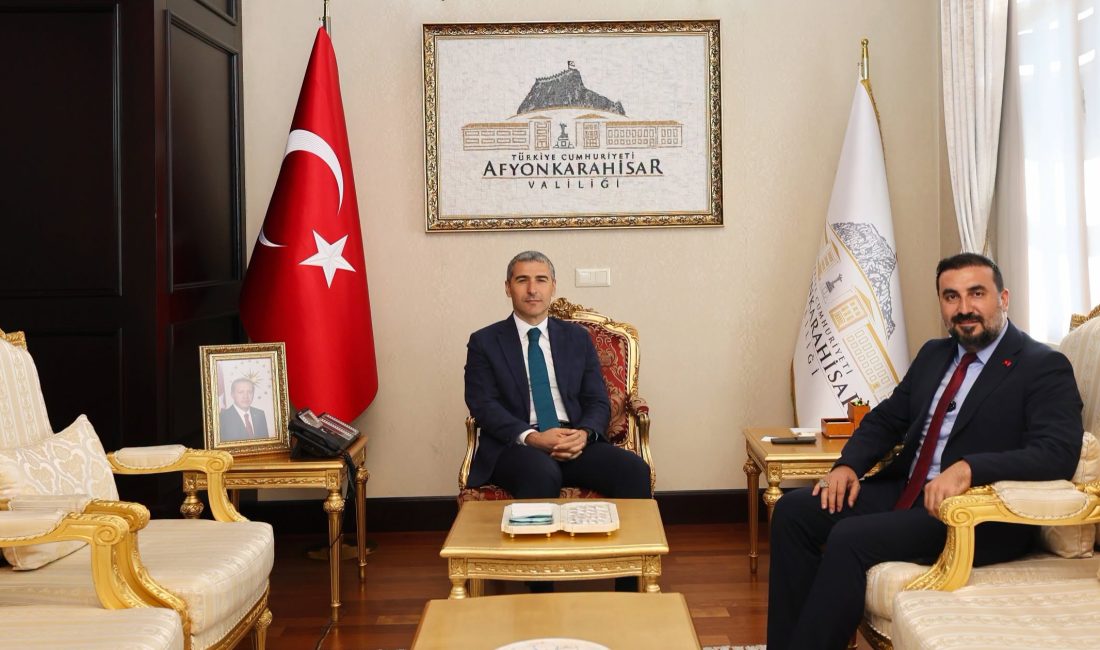 AK Parti Afyonkarahisar İl Başkanlığı görevine yeni başlayan Dr. Özgür