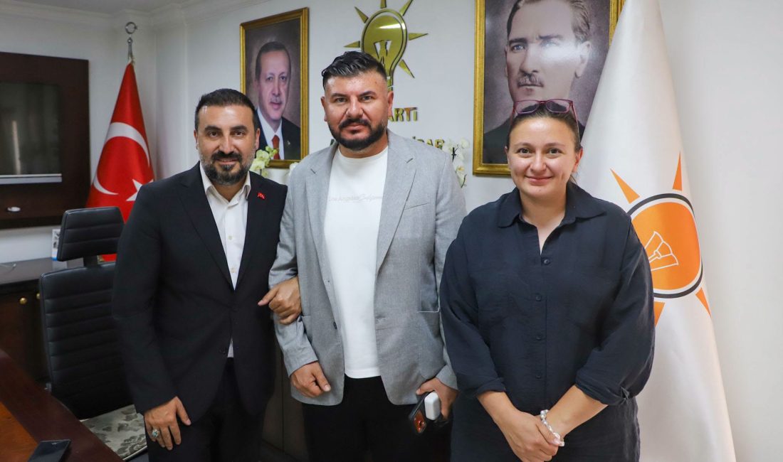AK Parti Afyonkarahisar İl Başkanı Dr. Özgür Kavak, teşkilat mensupları