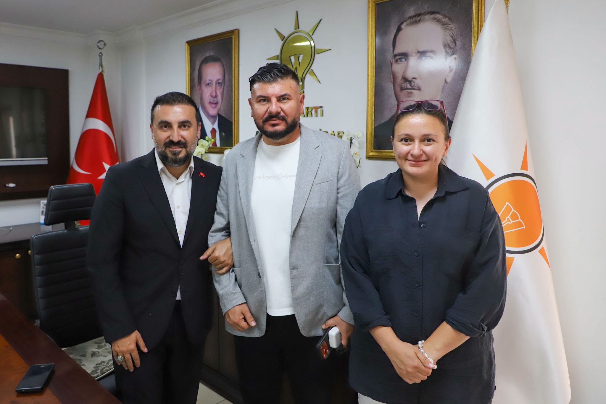 AK Parti Afyonkarahisar İl Başkanı Dr. Özgür Kavak, teşkilat mensupları