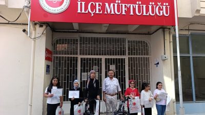 Emirdağ'da ‘Camiler Arası Bilgi Yarışması'nda dereceye giren öğrenciler ödüllendirildi.