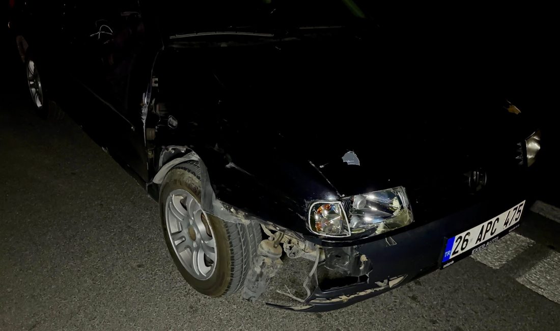 Afyonkarahisar'ın Bolvadin ilçesinde yolun karşı tarafına geçmeye çalışırken otomobilin çarptığı