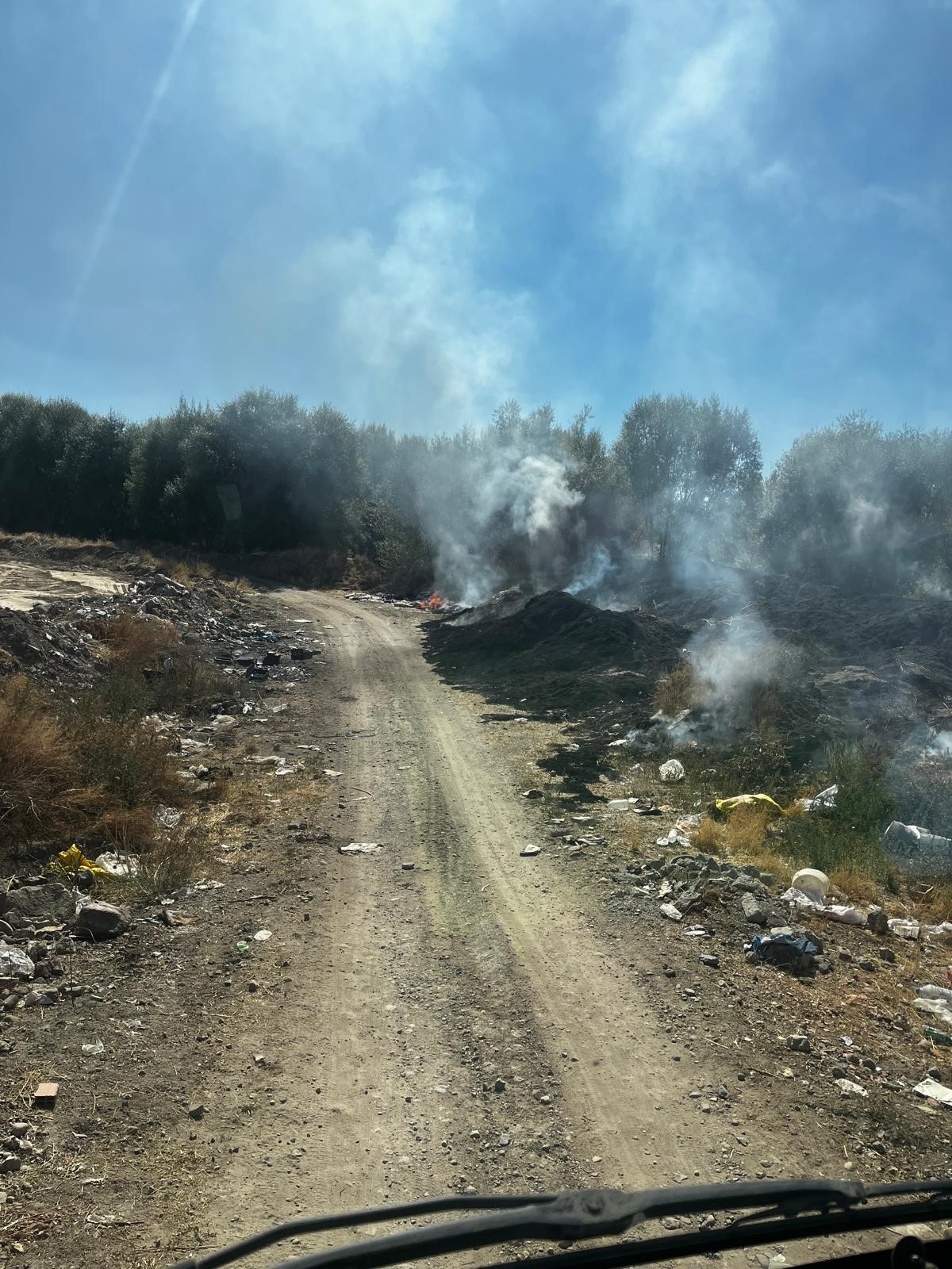 Şuhut’ta bir günde 5 ayrı noktada arazi yangını 1 Şuhut’ta bir günde 5 ayrı noktada arazi yangını