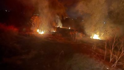 Afyonkarahisar’ın Şuhut ilçesinde çıkan arazi yangını, itfaiye ekiplerinin müdahalesiyle söndürüldü.