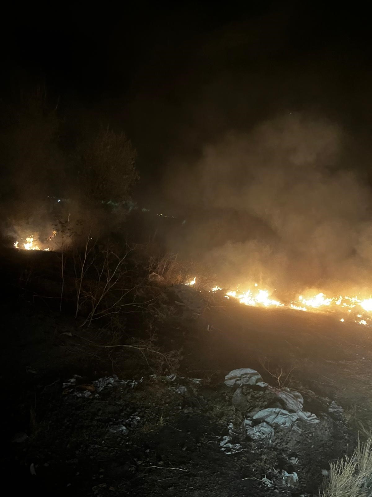 Şuhut’ta arazi yangını korkuttu 1 Şuhut’ta arazi yangını korkuttu