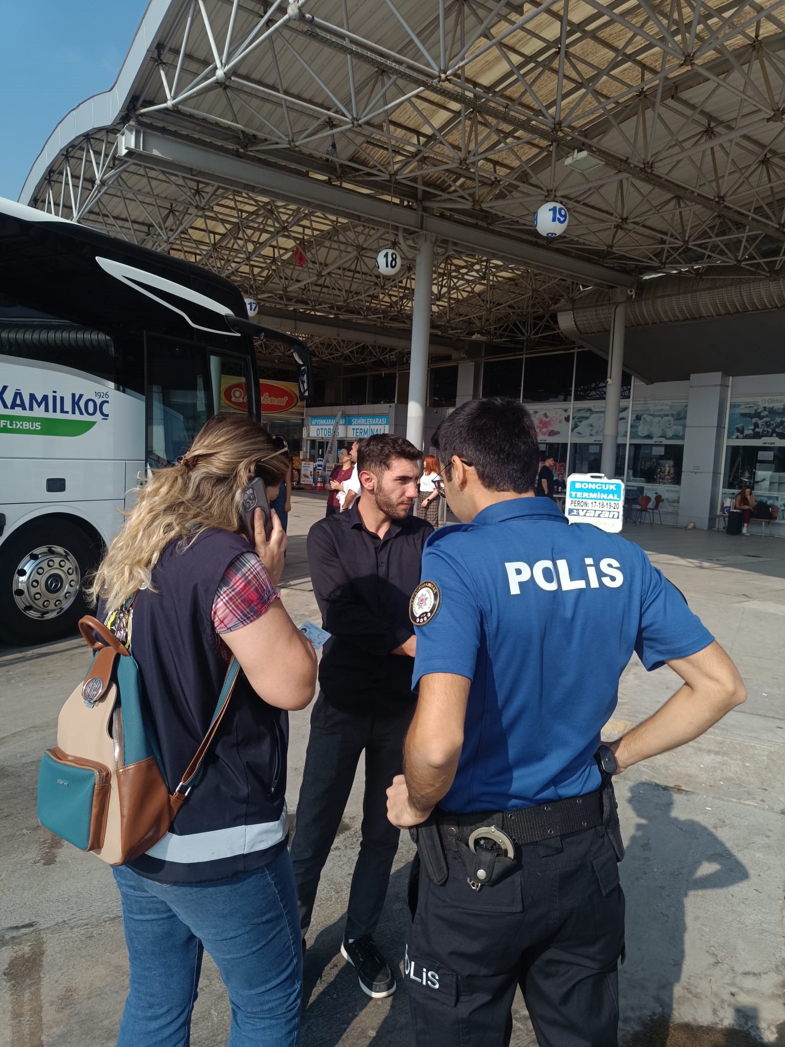 Afyonkarahisar'da 180 polisle denetim 1 Afyonkarahisar'da 180 polisle denetim