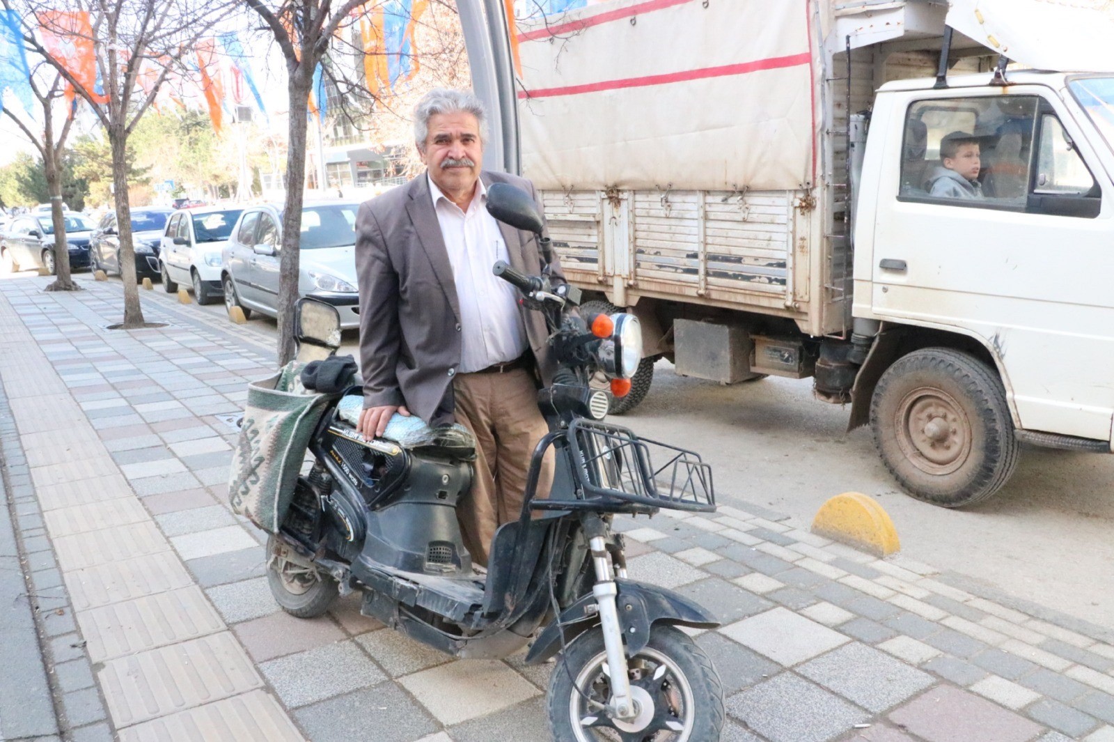 Her seçimi kaybetti, şimdi de hayatını kaybetti! 1 Her seçimi kaybetti, şimdi de hayatını kaybetti!