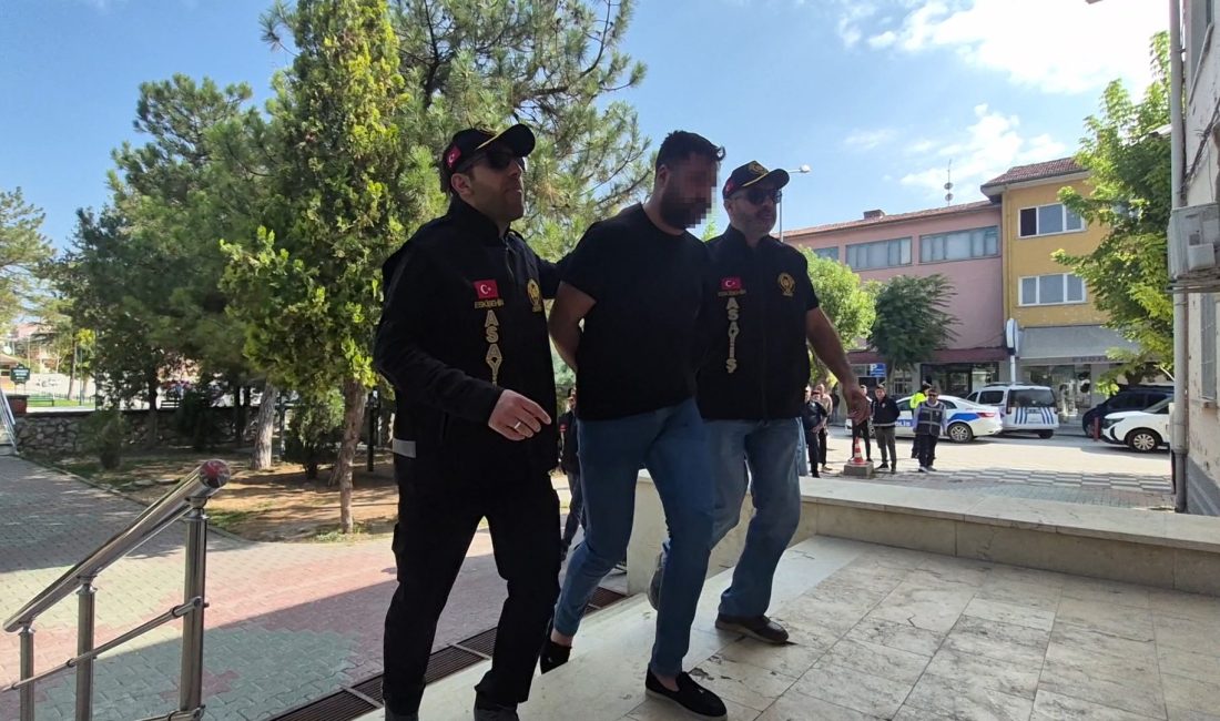 Çifteler ilçesinde oto galericilik yapan 25 yaşındaki Emrah Yakar’ın kesici