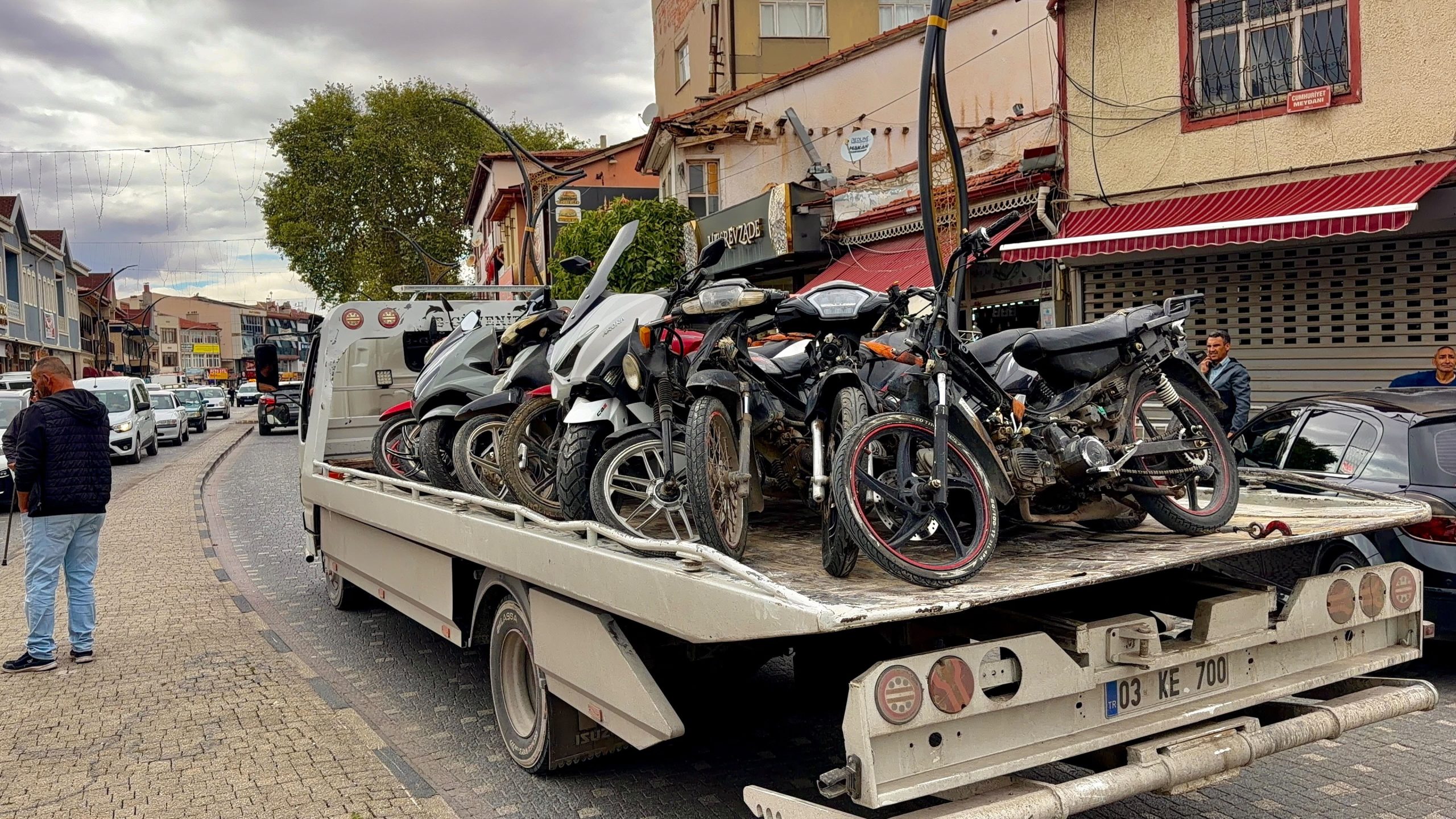 52 motosiklet trafikten men edildi 1 52 motosiklet trafikten men edildi