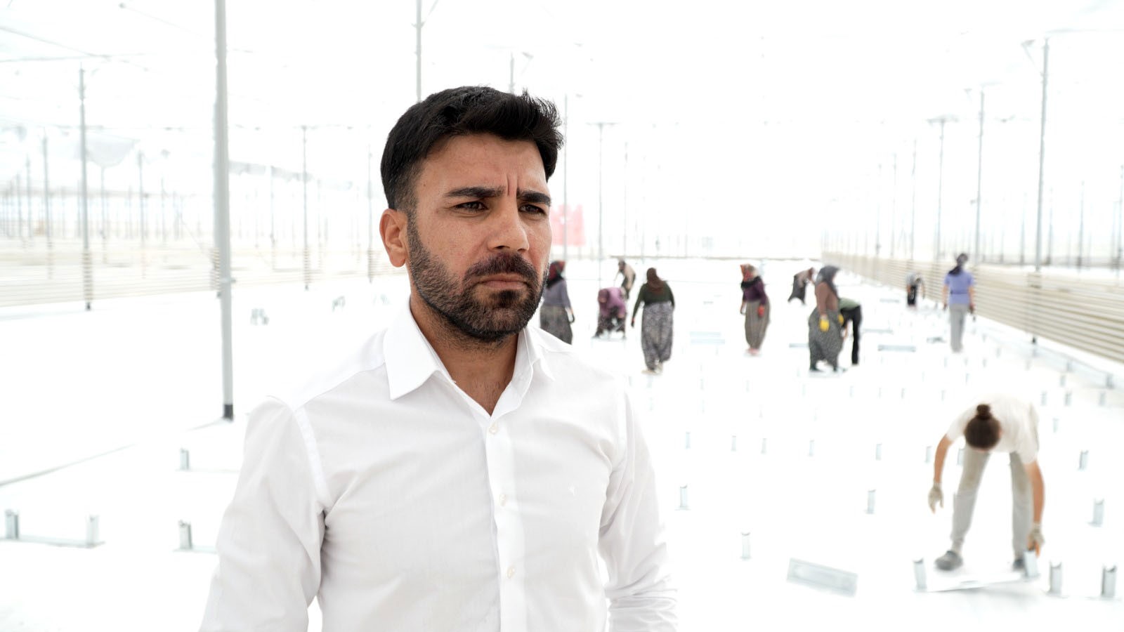 Kadınlar çalışacakları serayı kendileri yapmaya başladı 1 Kadınlar çalışacakları serayı kendileri yapmaya başladı