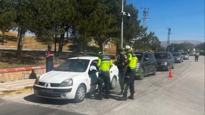Afyonkarahisar’ın Sandıklı ilçesinde jandarma ekipleri Akdağ Tabiat Parkı, Hüdai Kaplıcaları