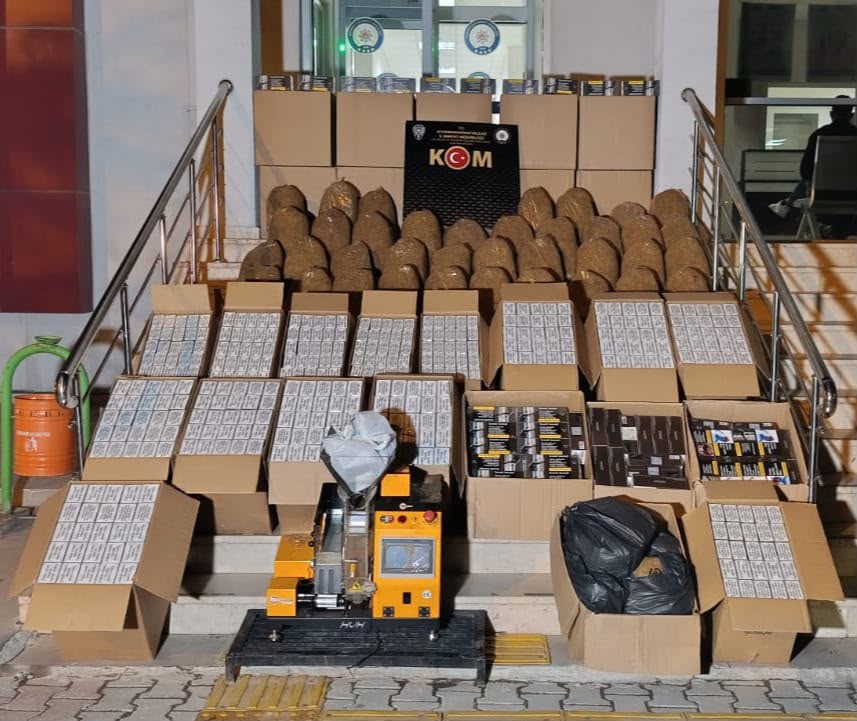 Afyonkarahisar’ın Bolvadin ilçesinde polis ekiplerince düzenlenen kaçakçılık operasyonunda 274 bin